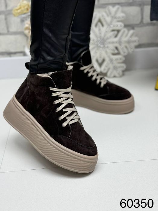 Жіночі шкіряні зимові черевики в кольорах