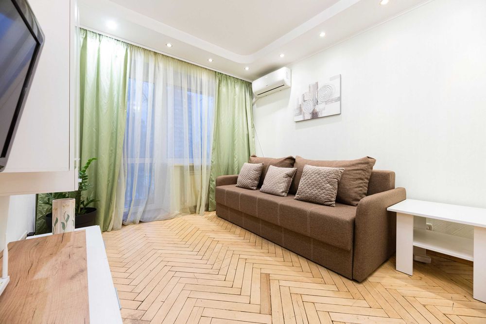 СВІТЛО є 24/7 1К квартира метро Дарниця  3 поверх