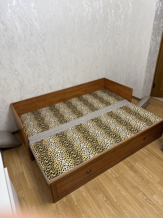 Двохспальне ліжко