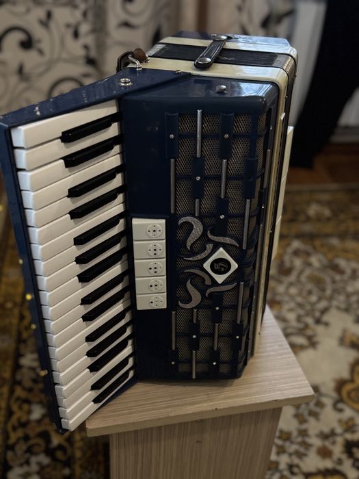 Аккордеон Weltmeister Cordal был сделан в Герман