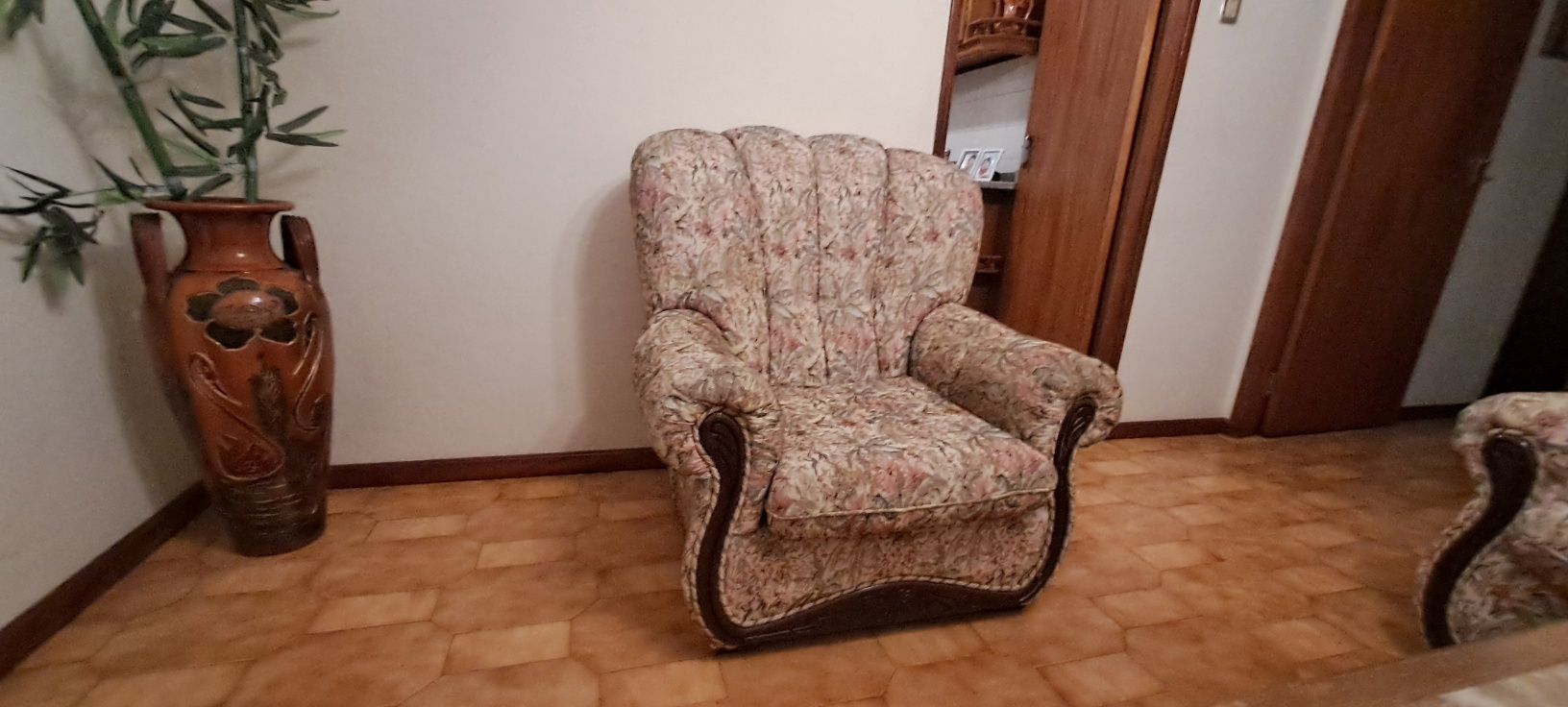 Excelente sofá cama e 2 individuais