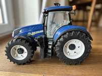 Traktor zabawka New Holland Bruder