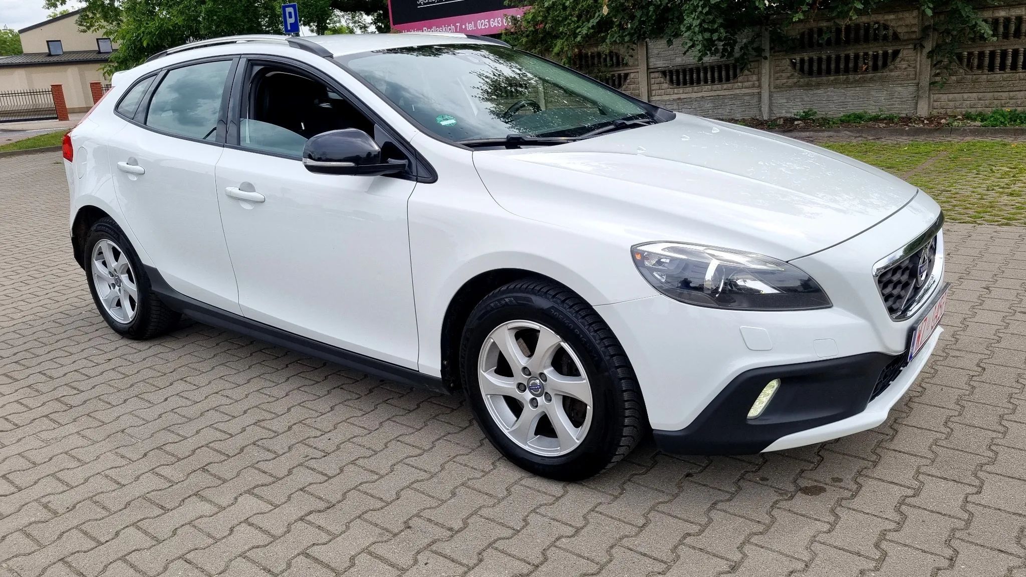 Volvo V40 Cross Country 2,0 D3 150 KM *VEBASTO*Alu* Czujniki*Grzana szyba**