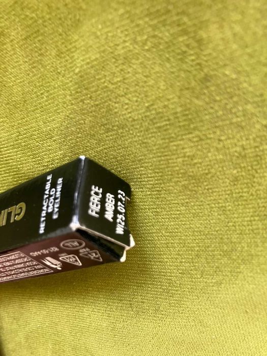 AVON Diamentowa Konturówka do oczu Fierce Amber