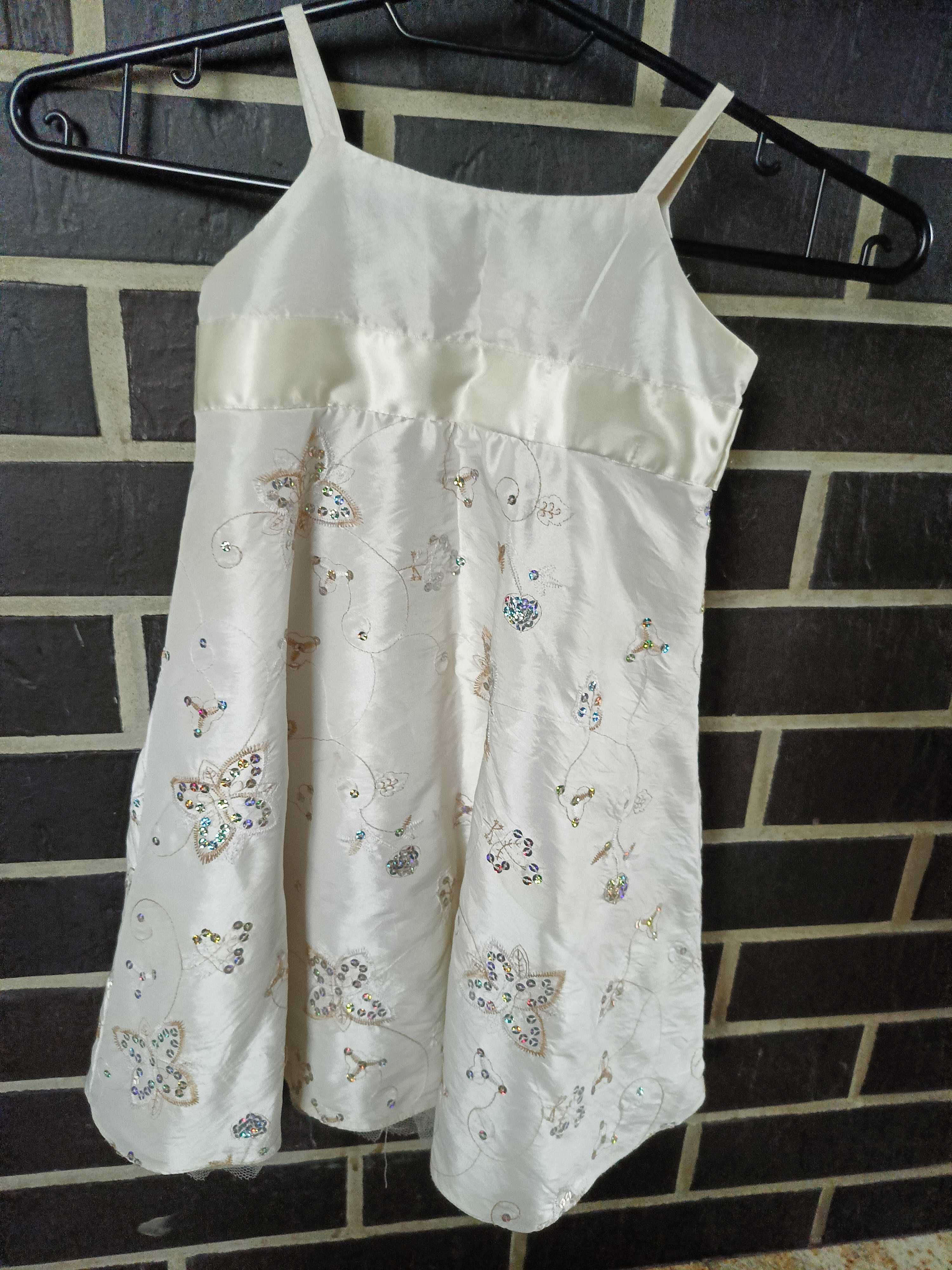 Śliczna elegancka sukienka 92