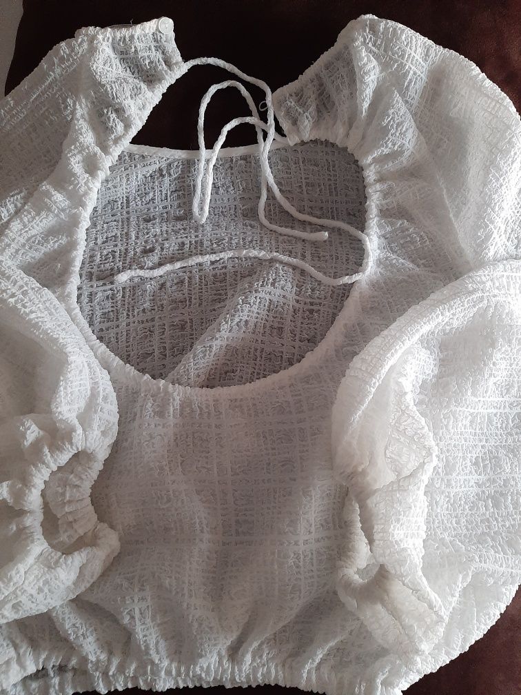 Blusa branca com manga balão