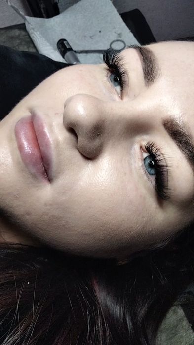 Нарощування вій .