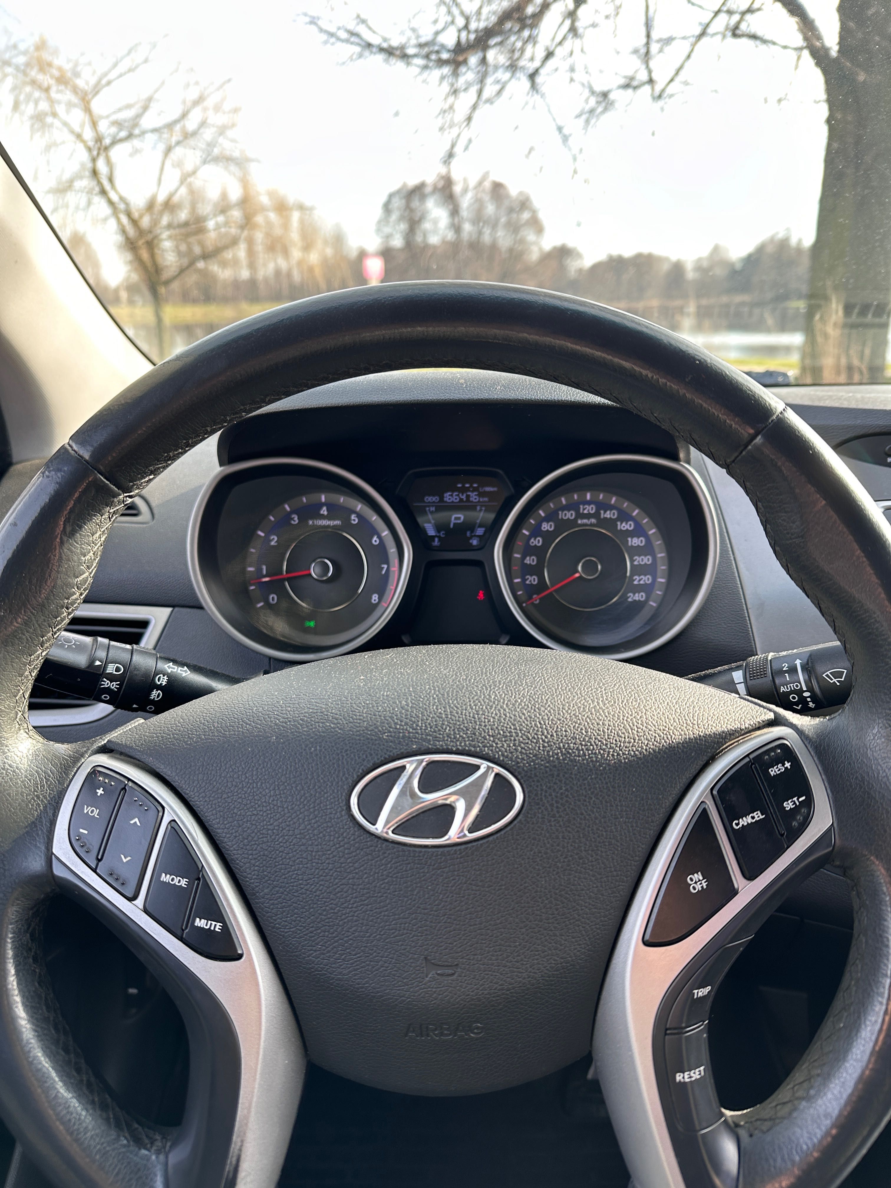 Hyundaj Elantra 1.8 газ /бензин