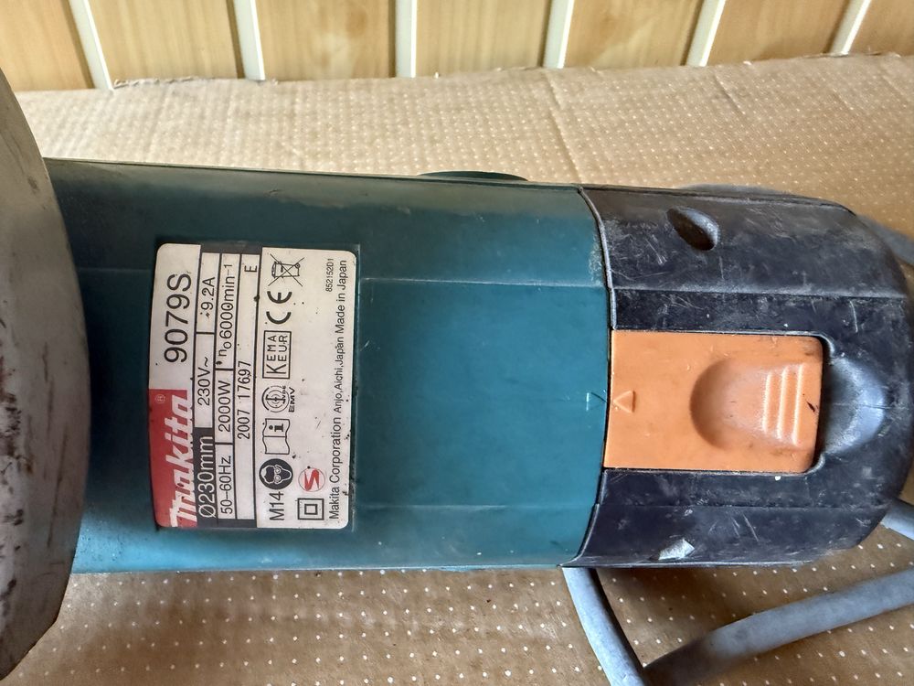 Болгарка Makita 9079S (230 мм, 2000 Вт)
