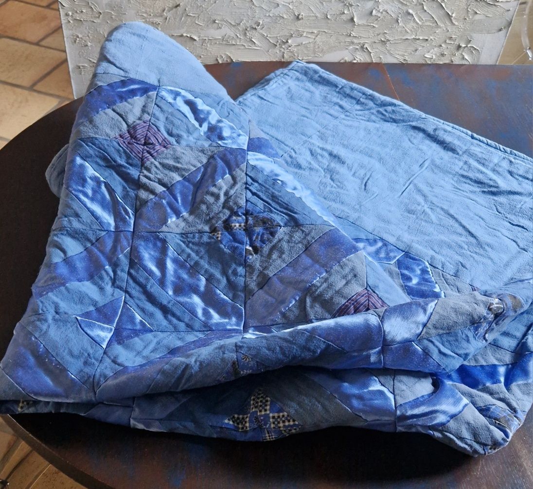 Kołdra patchwork z kawałków tkaniny uszyty ręcznie niebieski 220 x 140