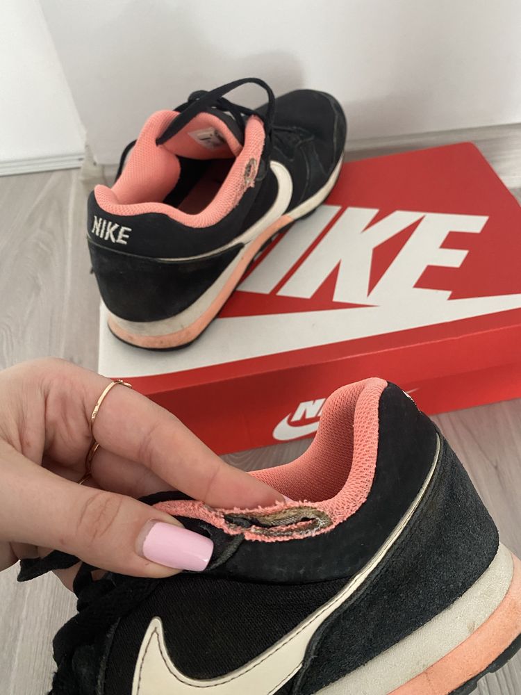 Buty Nike MD Runner 2 42 Unisex