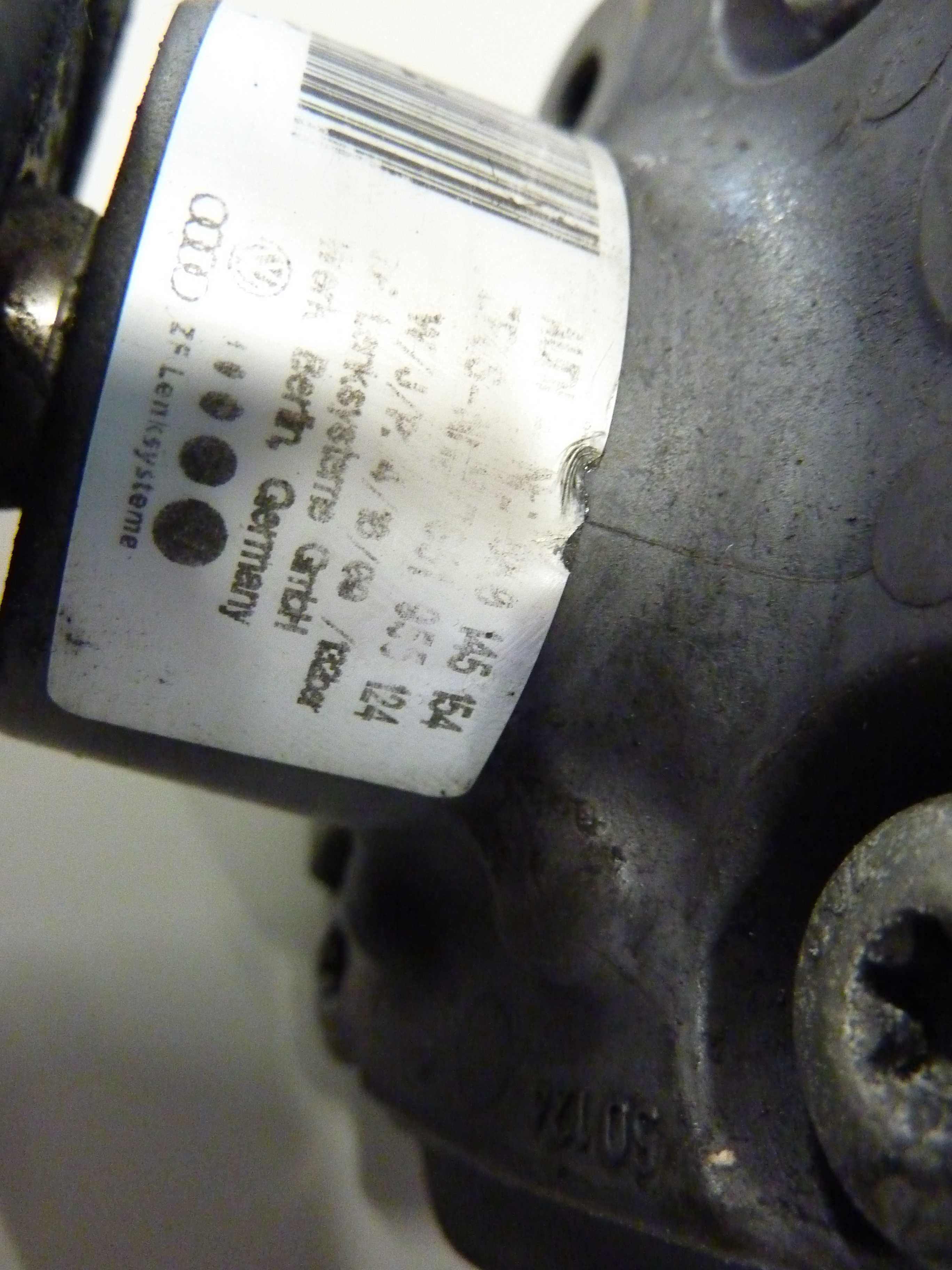 AUDI A4 B8 A5 8T 2,7 3,0 TDI pompa wspomagania 132 bar 8K0.145154
