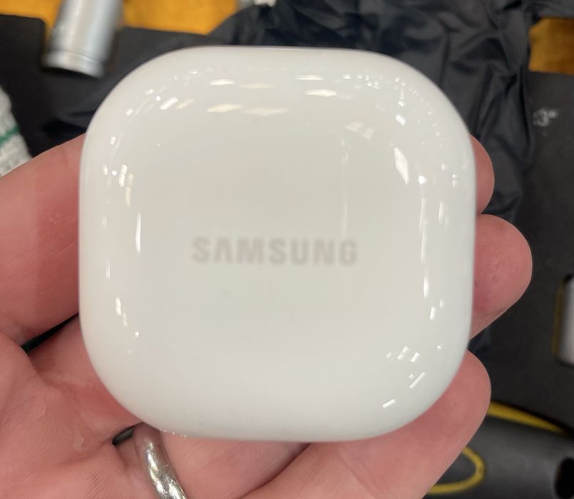 Samsung earbuds FE