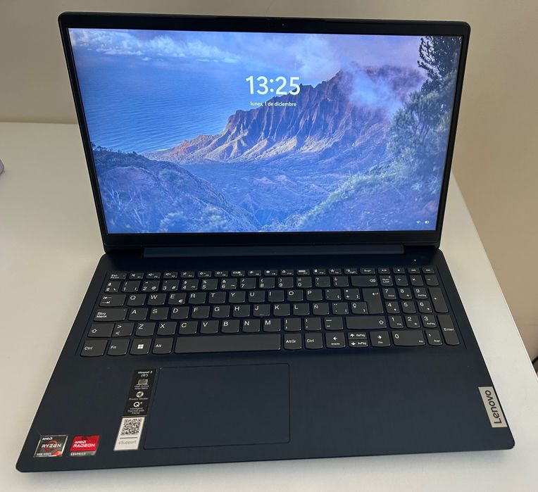 Ideapad 3 15’ Lenovo