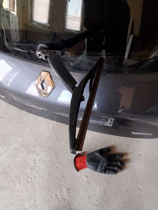 Кришка багажника ( ляда) дверка задня Renault Zoe