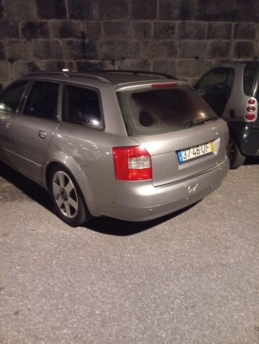Audi A4 em bom estado