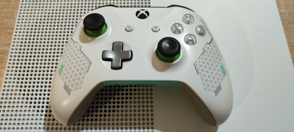 Xbox one s 1tb консоль приставка + геймпад