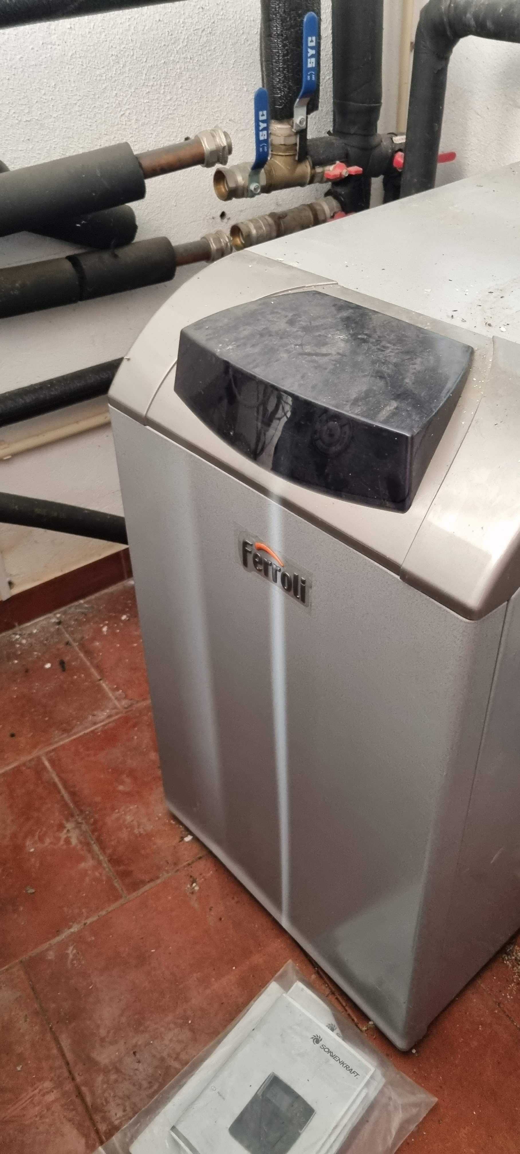Caldeira a gasóleo ferro fundido Ferroli ATLAS PLUS D ECO 45 UNIT