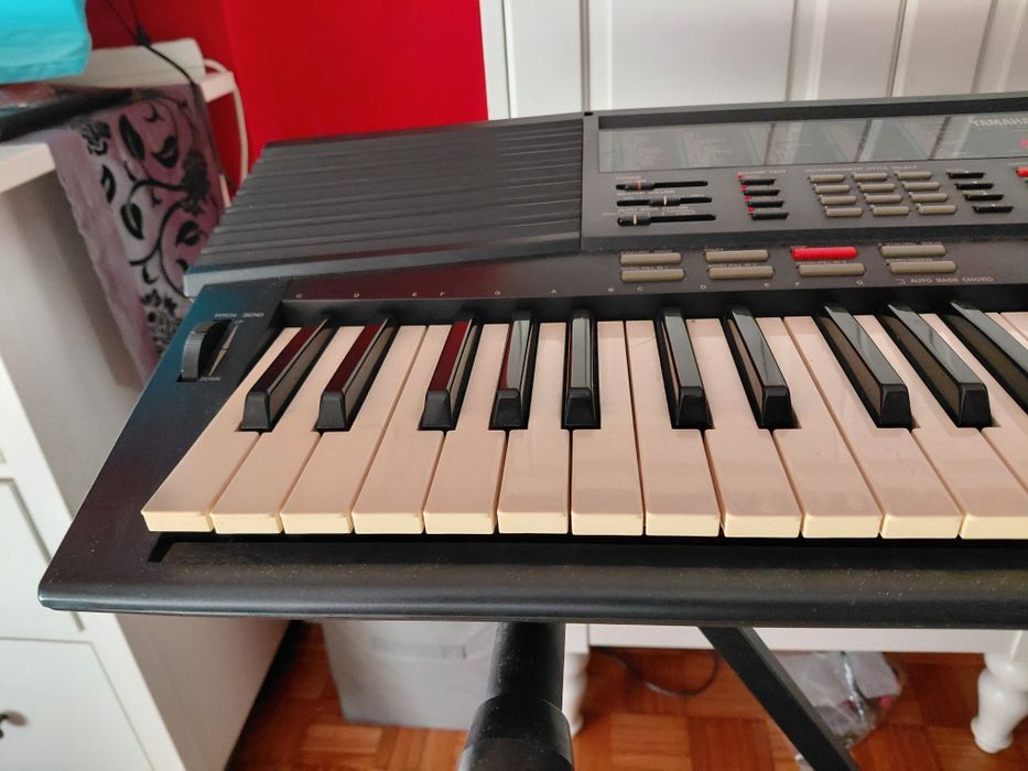 Teclado sintetizador portátil Yamaha PSR-47