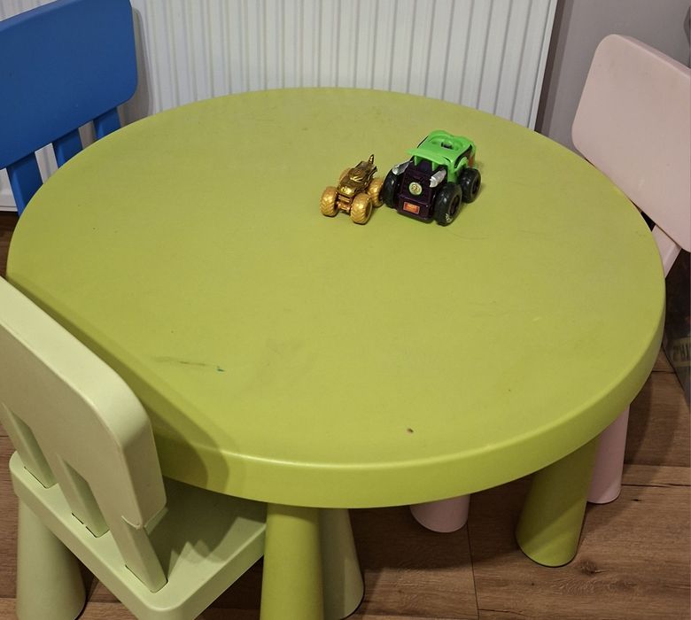 Stolik i krzesełka mamut