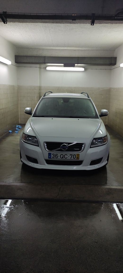 Volvo v50 R design