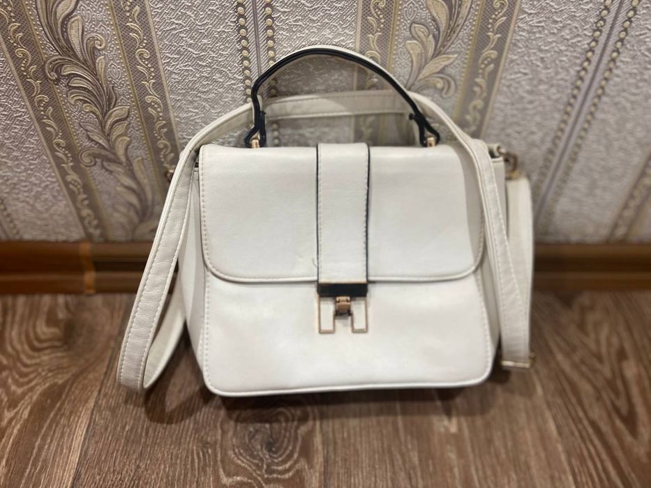 L. Pigeon Белая сумочка в хорошем состоянии