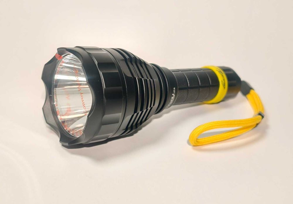 Potężny szperacz, 1,2km 3500 lumenów, budowany od podstaw.