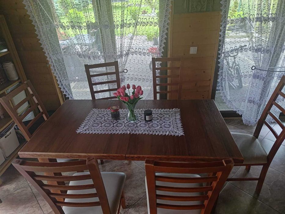 Stół rozkładany + 6 krzeseł