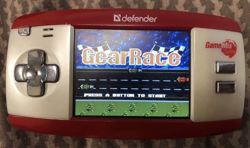 Портативная игровая приставка на 45 игр