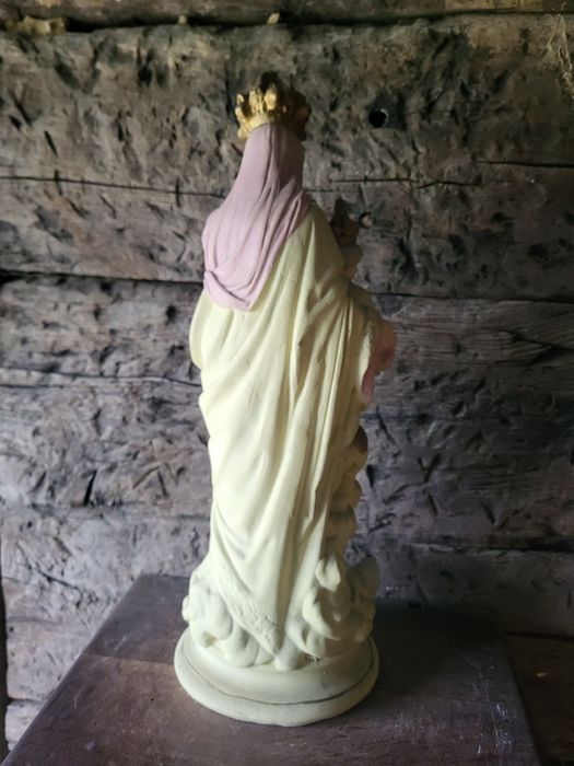 Stara figurka Maryja Królowa Matka Boża Zwycięska