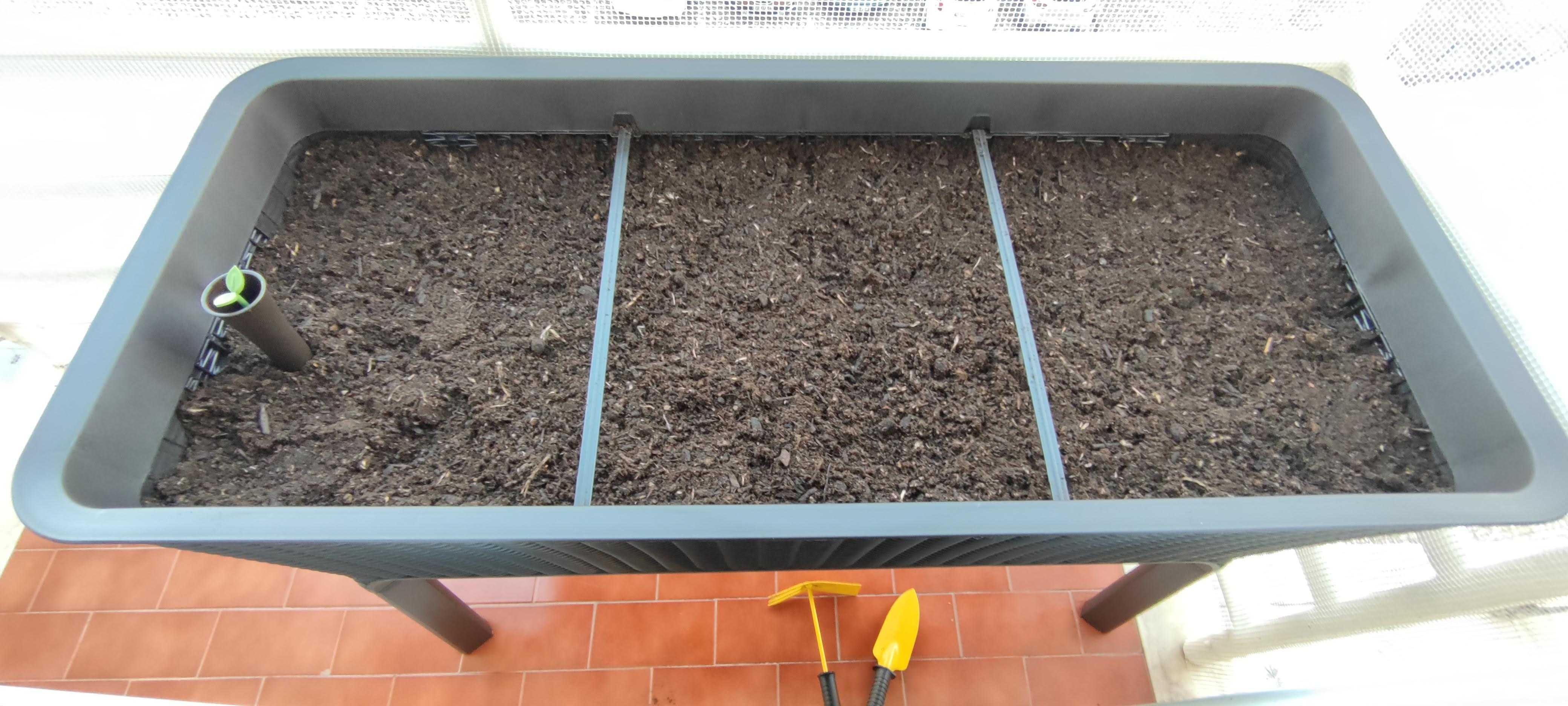 Horta Vertical EASY GROWING 113x48 - Perfeita para Espaços Pequenos!