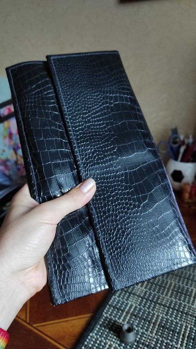 Клатч черный лаковый