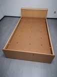 Cama de solteiro moderna