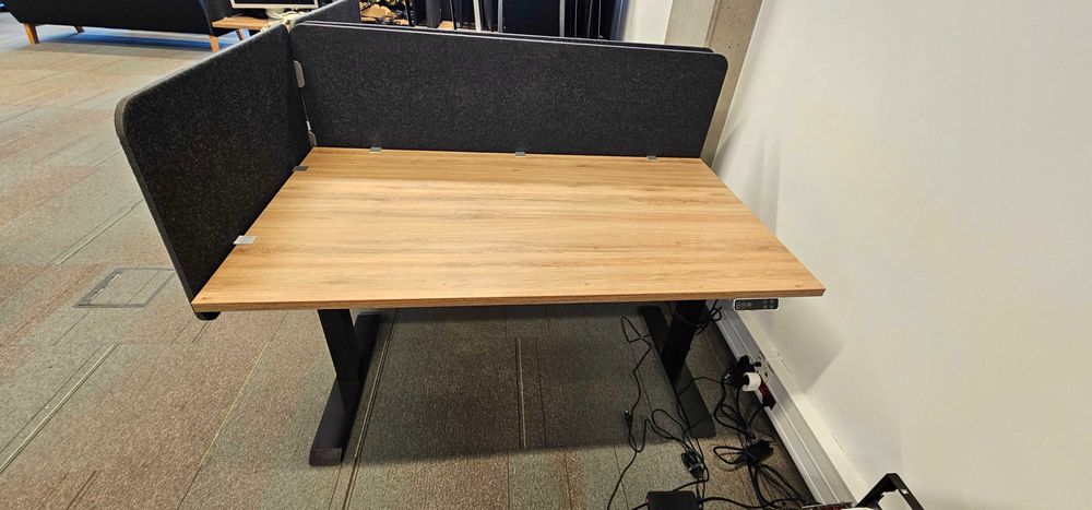 Biurko z regulacją wysokości ELZAP E-MOVE E200, 140x80