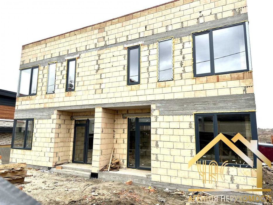 Продаж стильного дуплексу без ремонту у с. Гатне! Є ГАЗ!