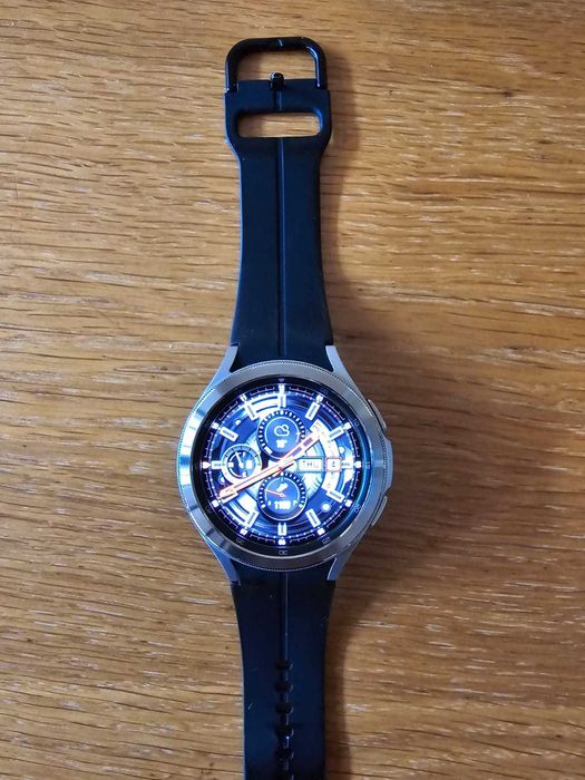 Samsung Galaxy Watch 4 Classic + 3 braceletes oferta