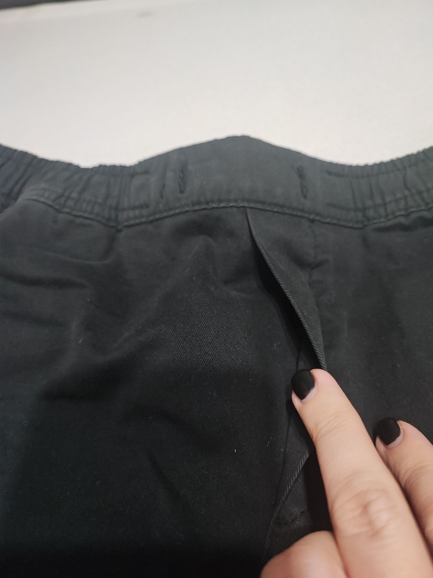 Spodnie materiałowe czarne rozmiar 152