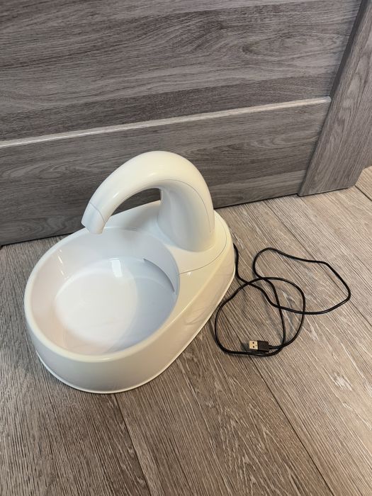 Поилка фонтан для животных кота собаки