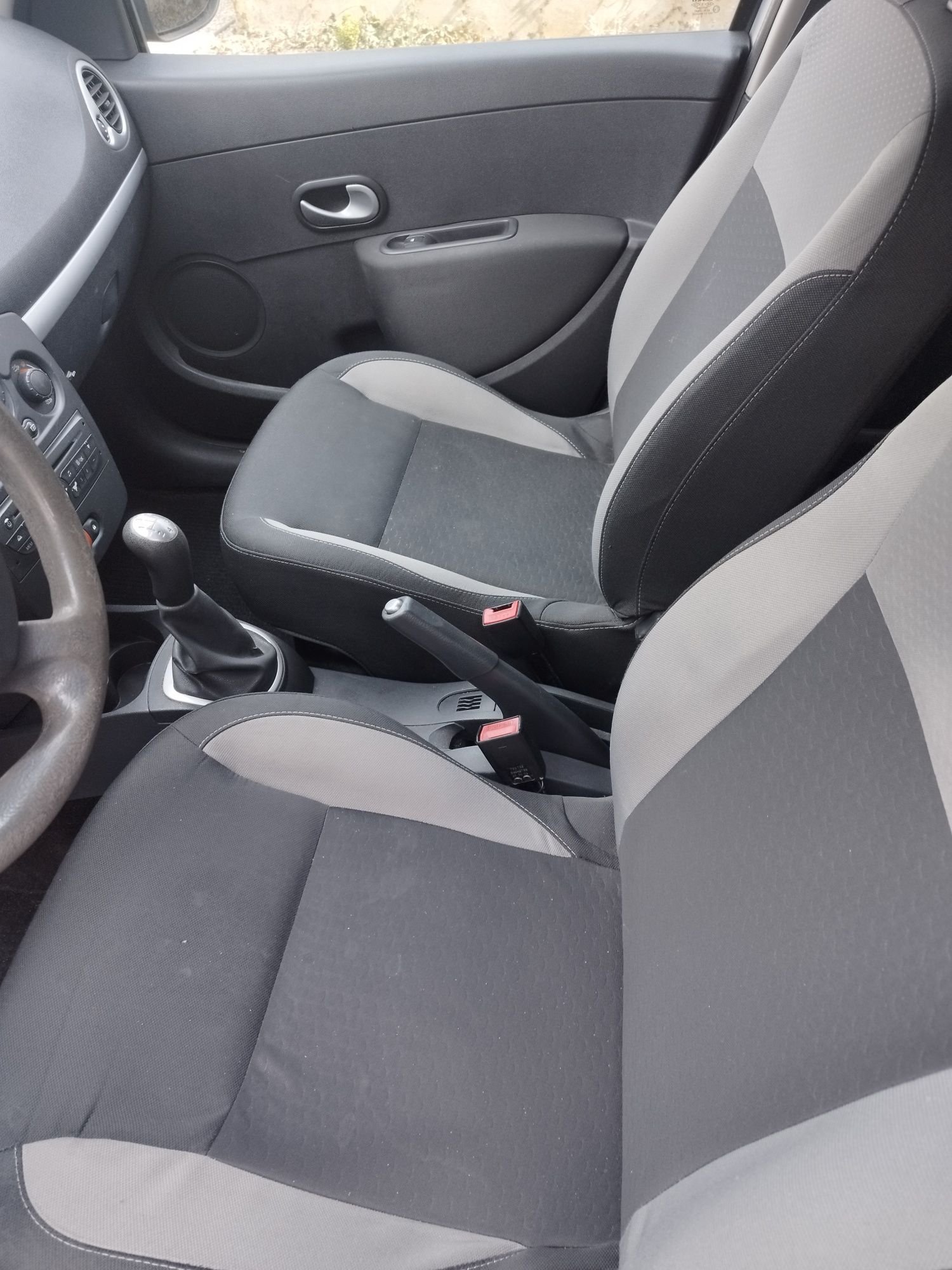 Sprzedam Renault Clio III 1.5 cdi 2010 r.