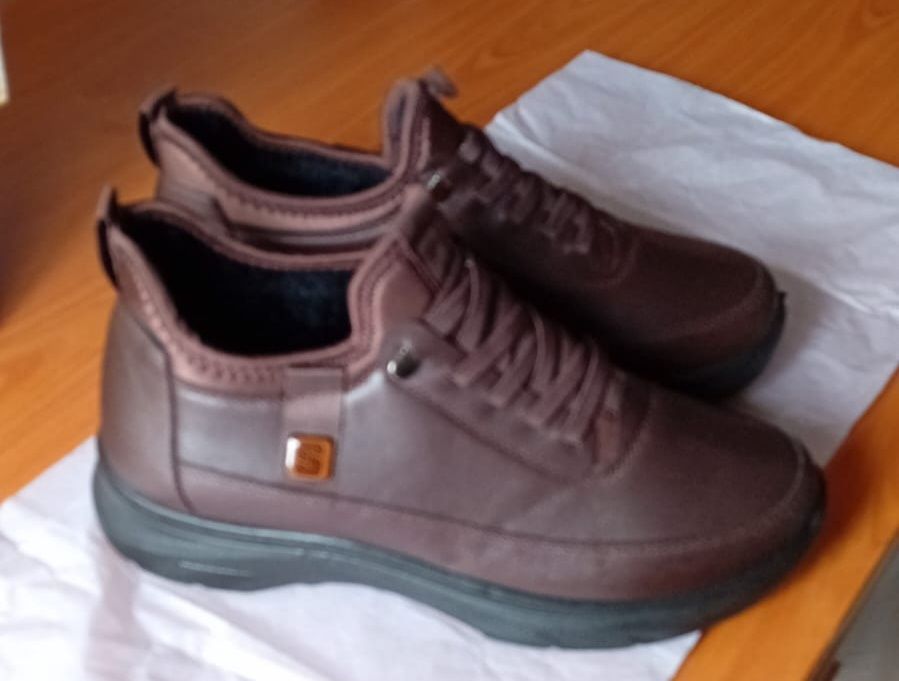 Sapatos em pele com pelo por dentro -NOVO