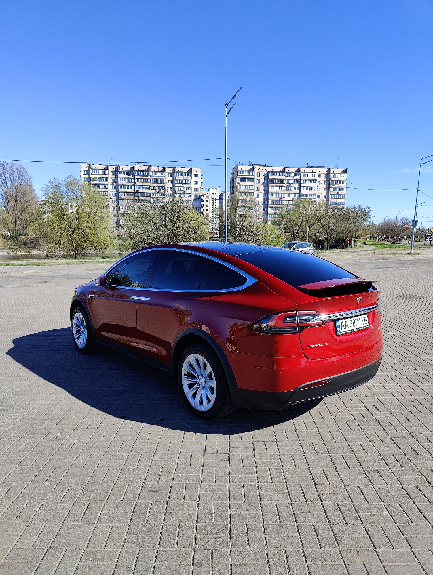 Продам Tesla Model X 90D  2016г