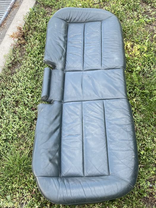 Кожаный диван Audi A6C5 седан