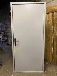 Нові металеві двері в технічні приміщення недорого!