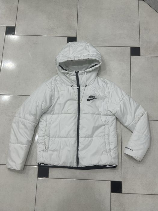 куртка nike tech fleece біла