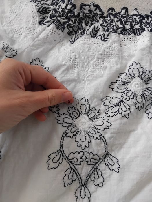 Biała haftowana bluzka hiszpanka/off shoulder bawełna r. uni (S/M)