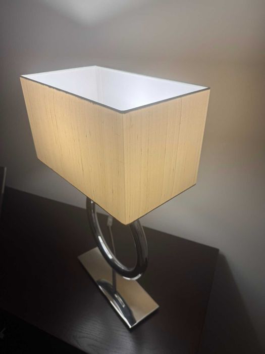 Candeeiro de mesa rectangular