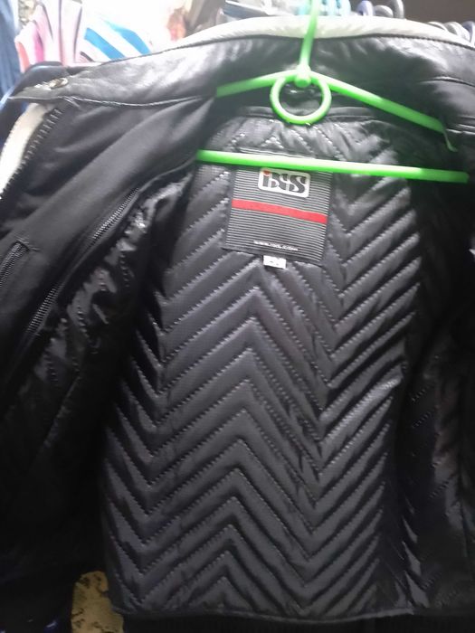 Мото Куртка шкіряна жіноча р.С-М з захистом