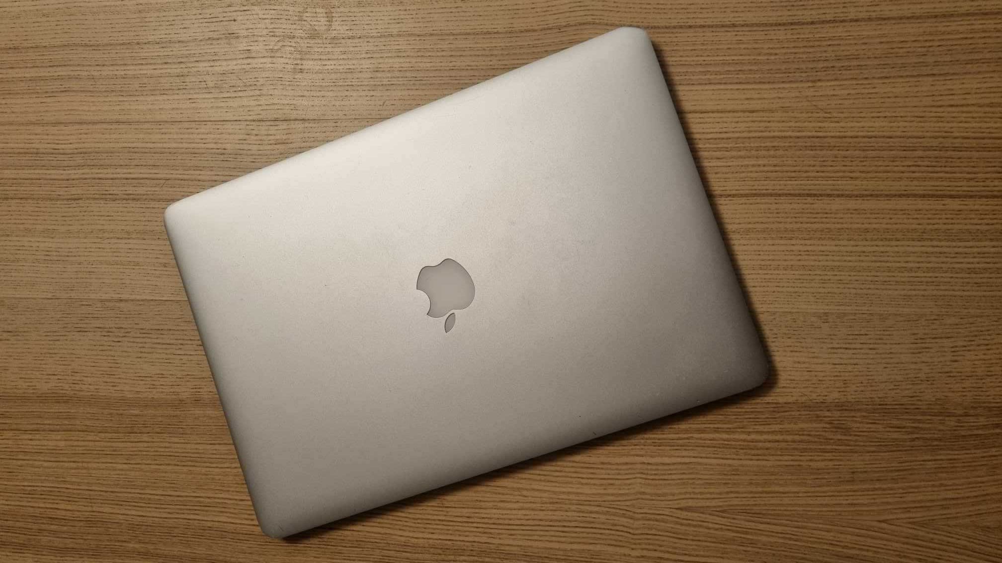 Apple Macbook Pro (Retina, 15", Mid 2015) - i7/16GB/500GBSSD