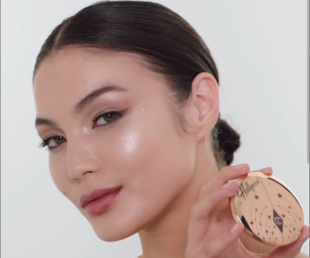 Charlotte Tilbury rozswietlacz glow glide moonlight glow