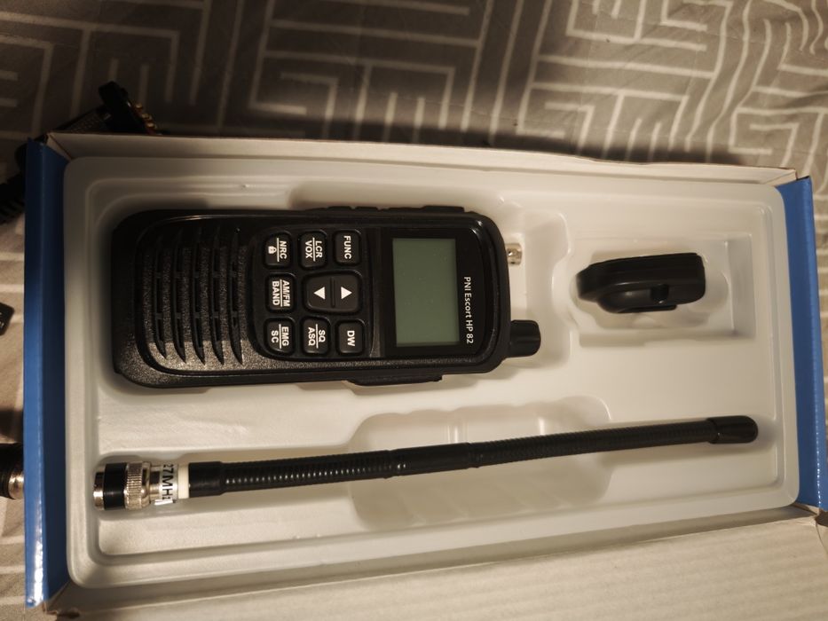 CB móvel PNI Escort HP 82